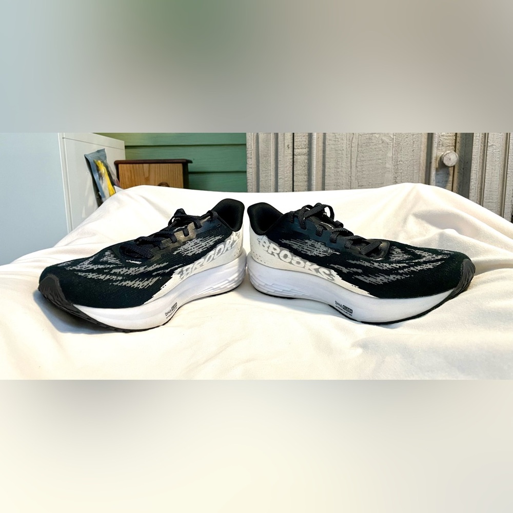 *NWOB* Brooks Launch 11 Shoes - Running/ Black~White -(1104501D087) - Mens Sz 8 - Picture 5 of 8